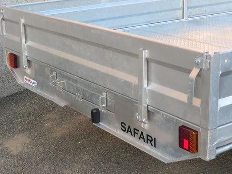 Safari 12x7 Tandem Axle Flatdeck Trailer with Optional 1200mm Cage